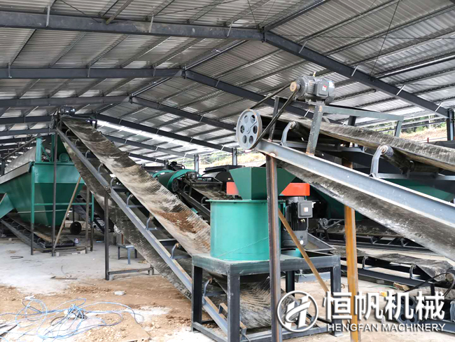 復(fù)工復(fù)產(chǎn),年產(chǎn)十五萬噸雞糞有機肥生產(chǎn)設(shè)備助力貴州肥料廠區(qū)建設(shè)(圖6) 貴州有機肥設(shè)備安裝現(xiàn)場