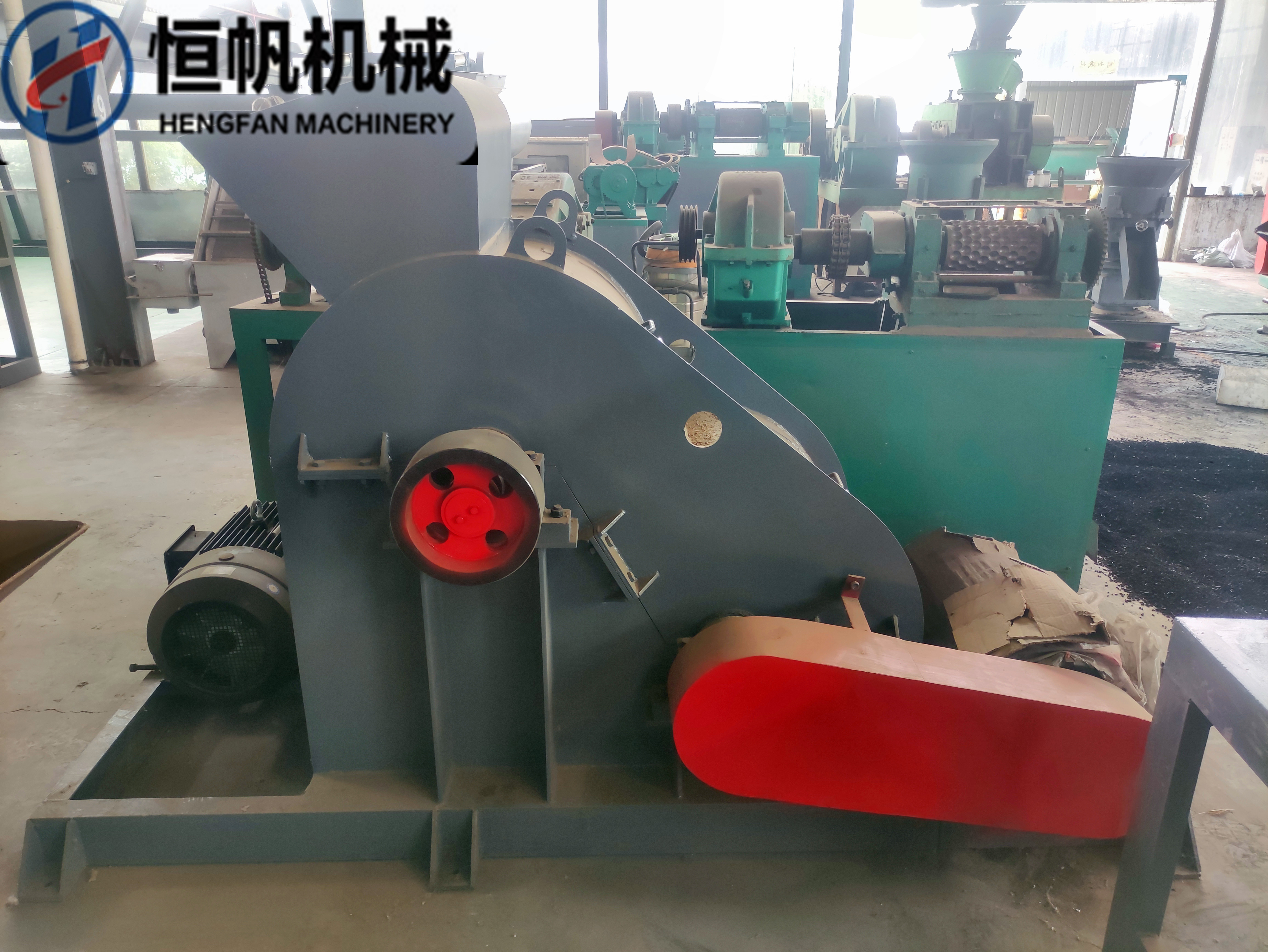 翻堆機與其他類型機如“打翻機”、 “攪拌機”、“螺旋翻攪機”等相比具有顯著特點(圖1)